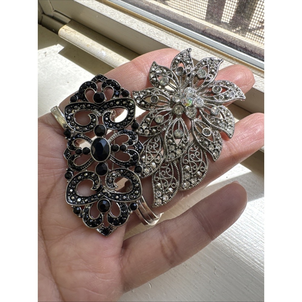 Monet‎ Clear Rhinestone Filigree Flower Pin Brooch Silver Tone 2.5" Black